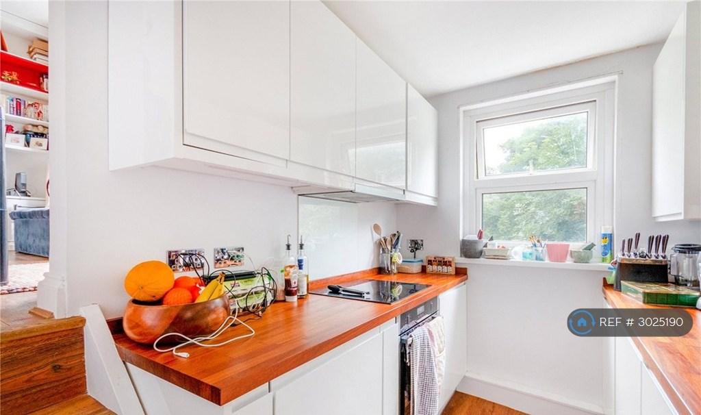 Apartment in London - View 5
