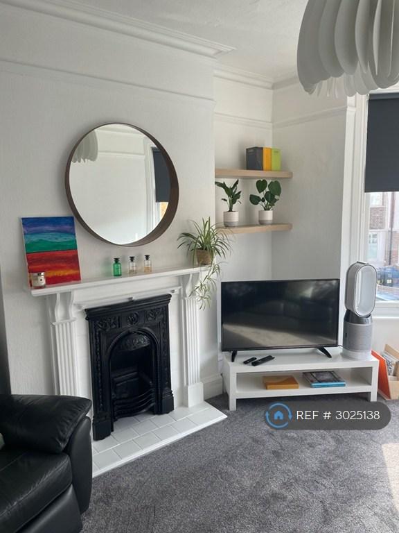 Apartment in Mitcham - View 3