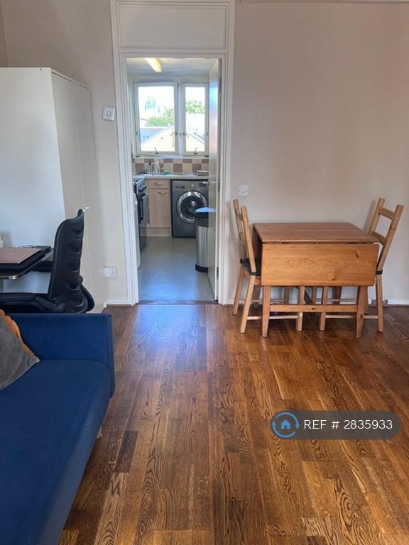 Apartment in London - View 2