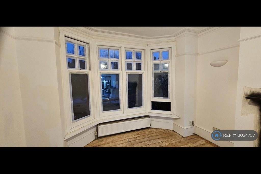 Apartment in London - View 2