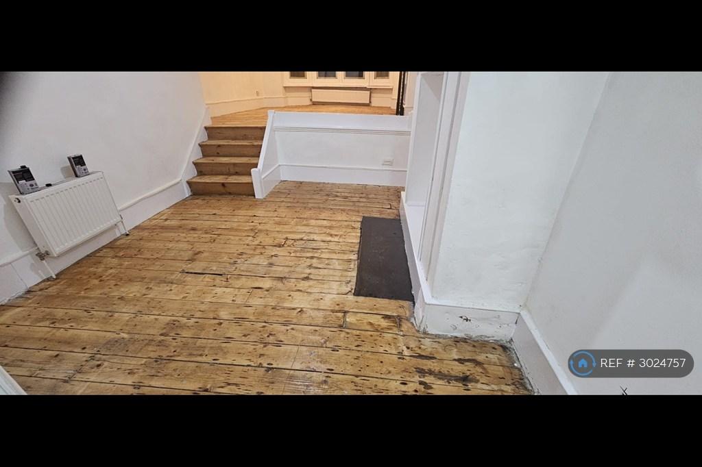 Apartment in London - View 3