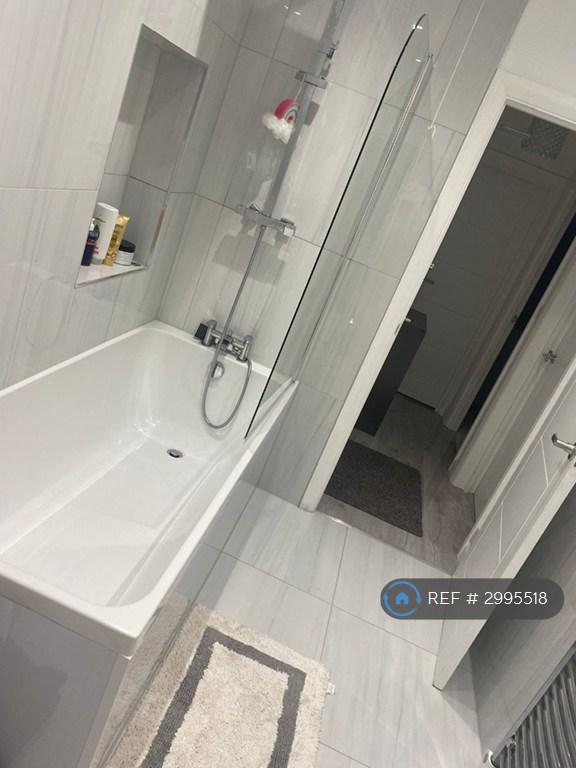Apartment in Hounslow - View 2