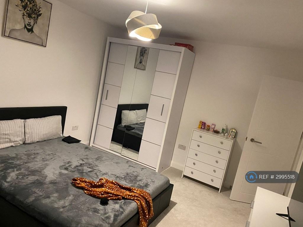 Apartment in Hounslow - View 4