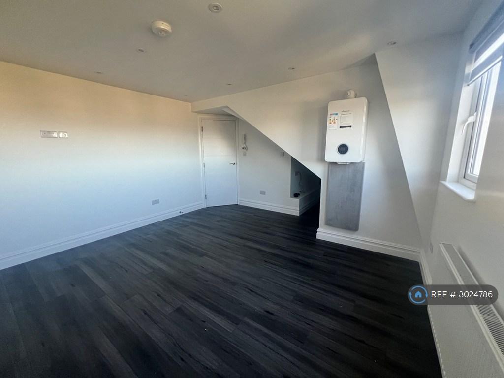 Apartment in London - View 3