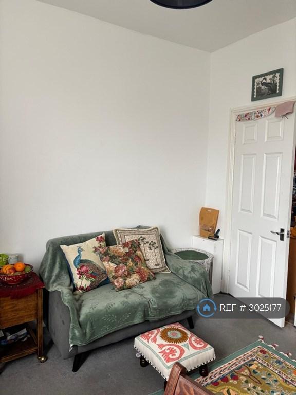House in London - View 5