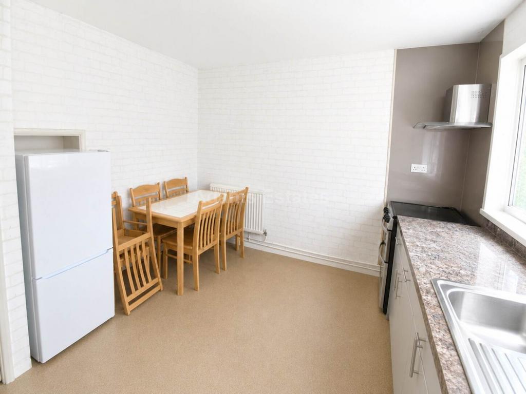 Apartment in Reading - View 3
