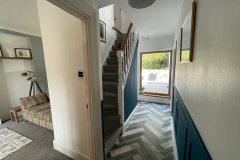 4 bedroom detached house to rent, Cwmphil Road, Lower Cwmtwrch, Swansea