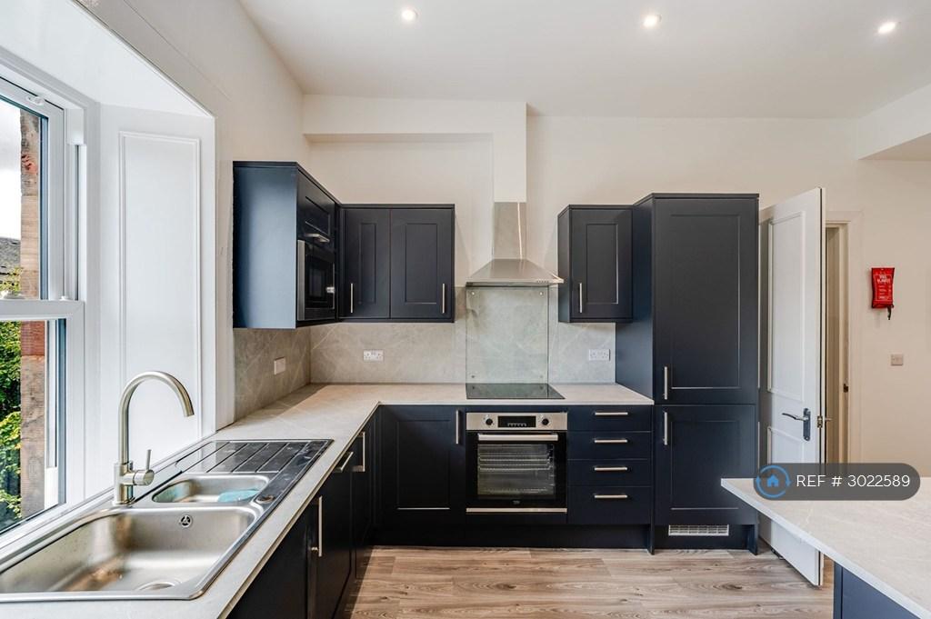 Apartment in Edinburgh - View 3