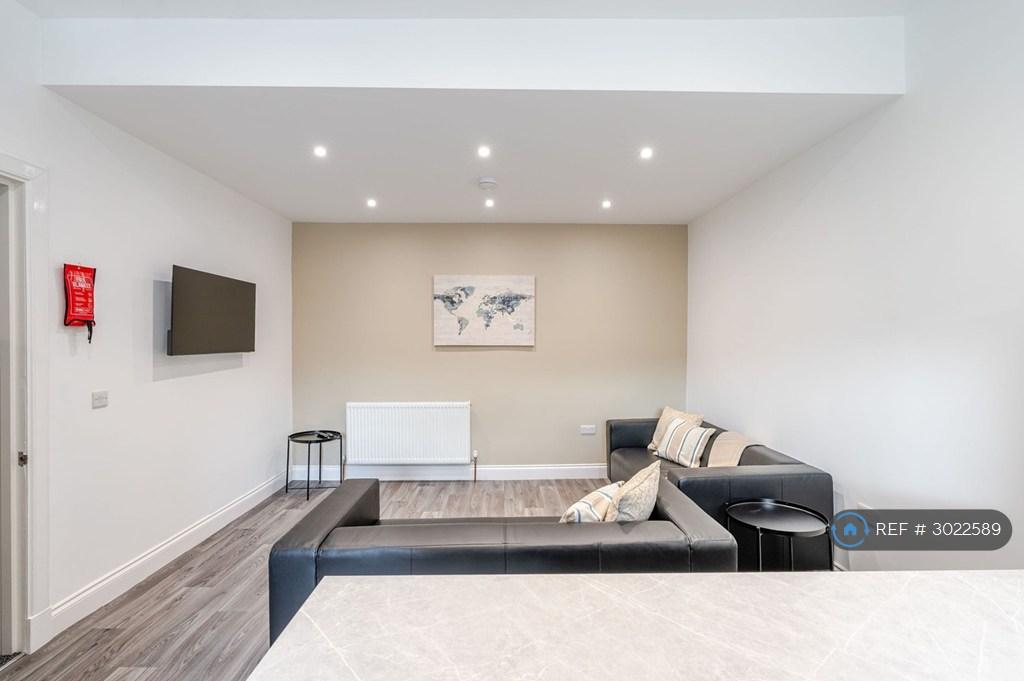 Apartment in Edinburgh - View 4