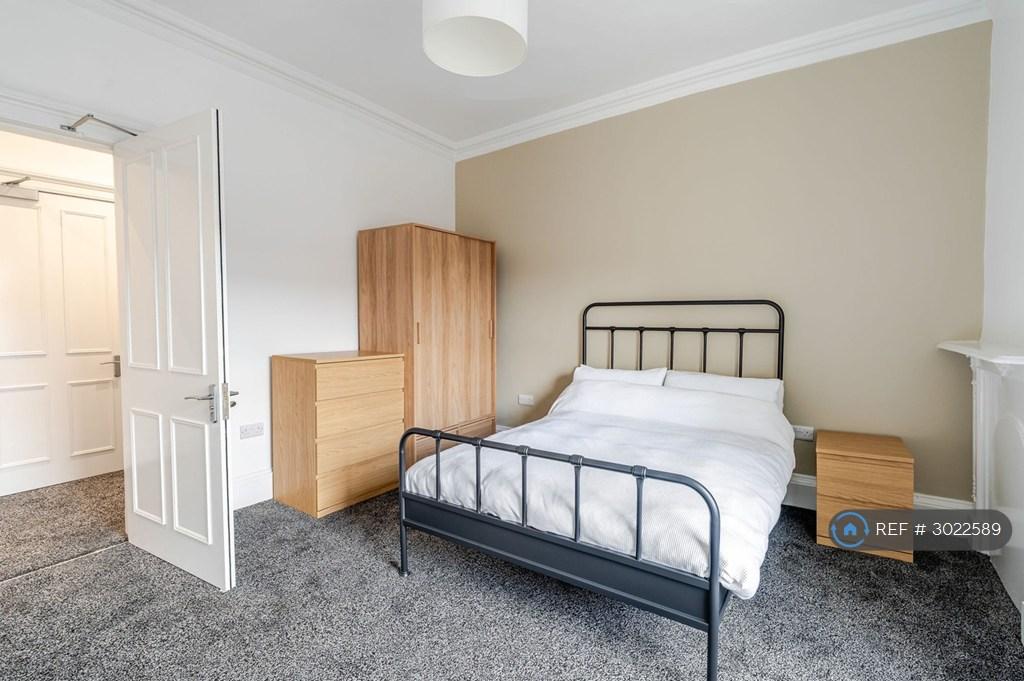 Apartment in Edinburgh - View 5