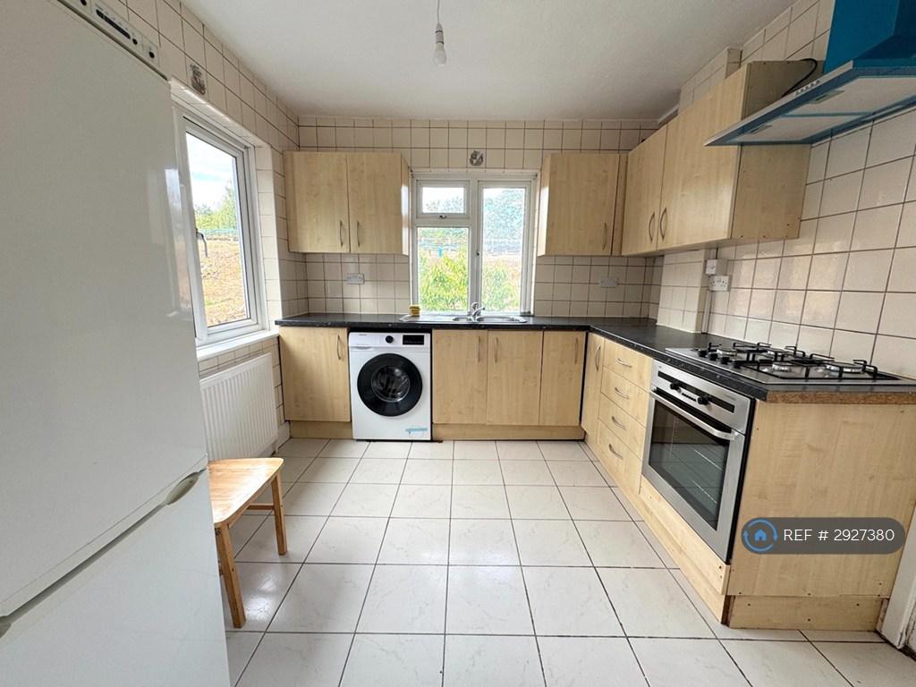 Apartment in Stanmore - View 5