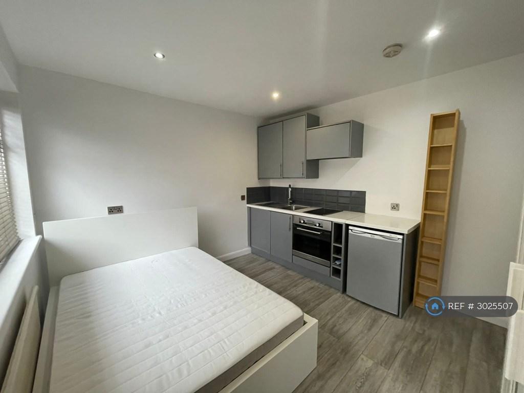 Apartment in London - View 3