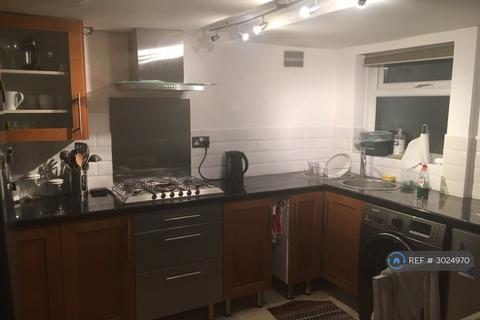 1 bedroom in a house share to rent, Tachbrook Road, Feltham, TW14