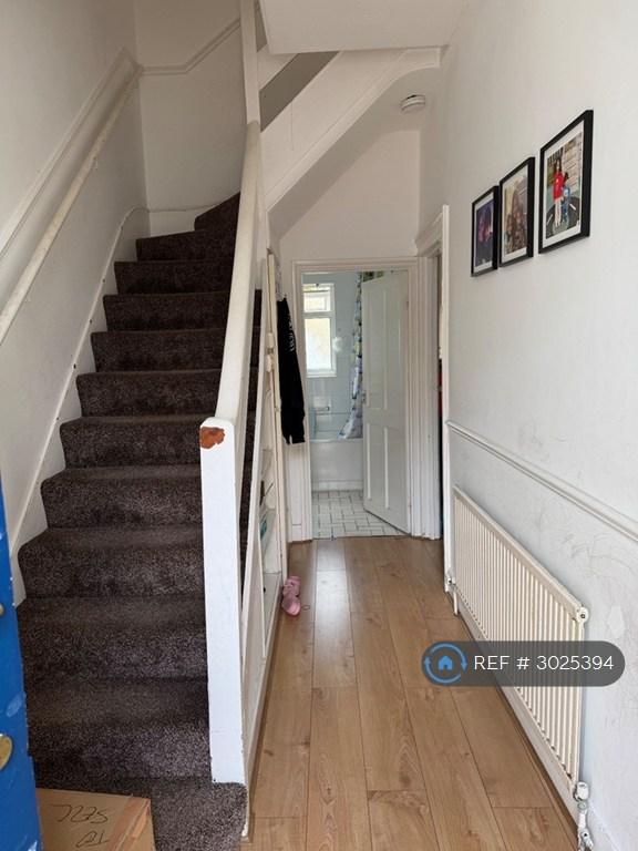 House in London, Manor Park - View 3