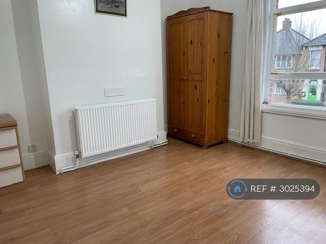 House in London, Manor Park - View 5