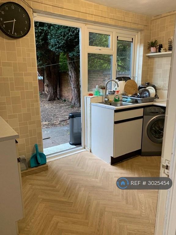 House in Birmingham, West Midlands - More