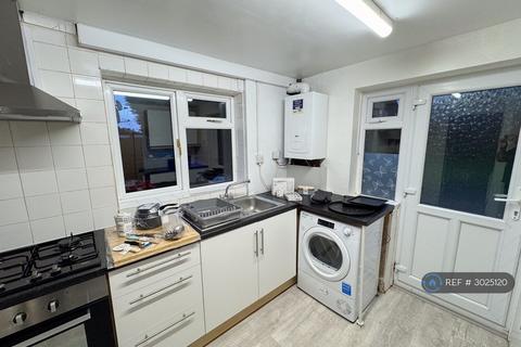 1 bedroom in a house share to rent, Near Vallens, Hadley, Telford, TF1