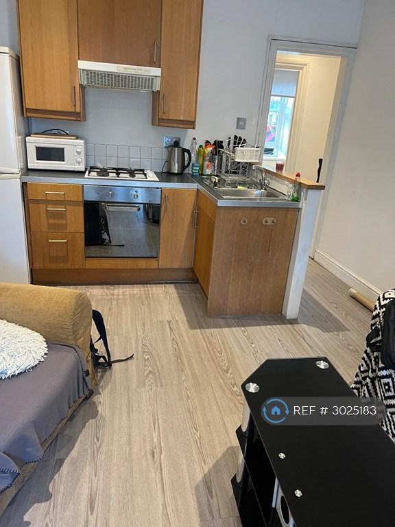 Apartment in London - View 3