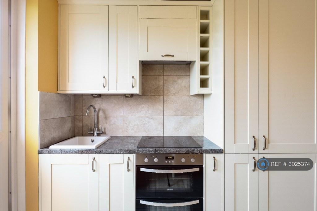 Apartment in London - View 5