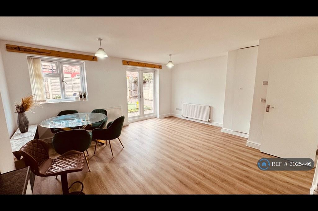 House in Salford, Greater Manchester - View 2