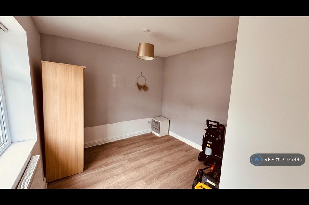 House in Salford, Greater Manchester - View 5