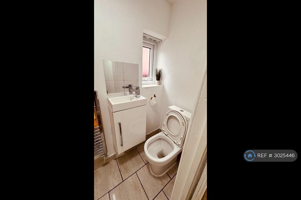House in Salford, Greater Manchester - More