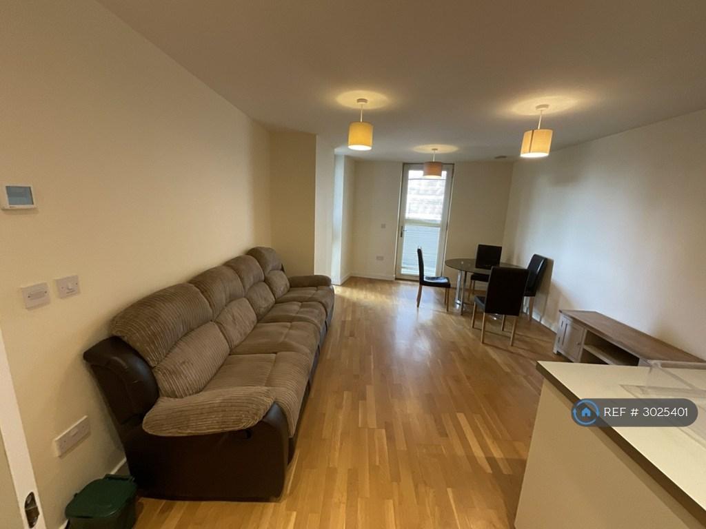 Apartment in Brentford - View 4