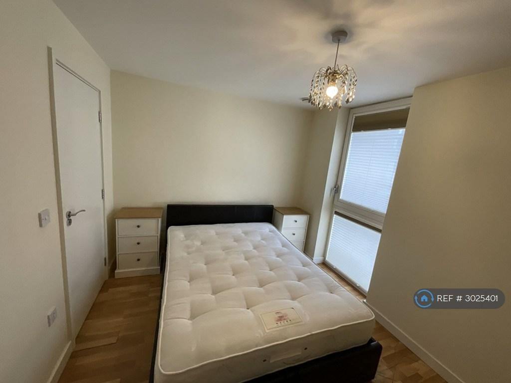 Apartment in Brentford - View 5