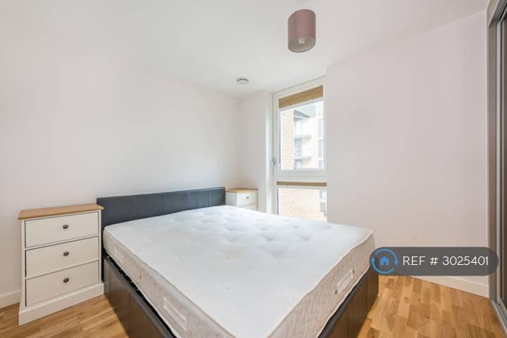 Apartment in Brentford - More