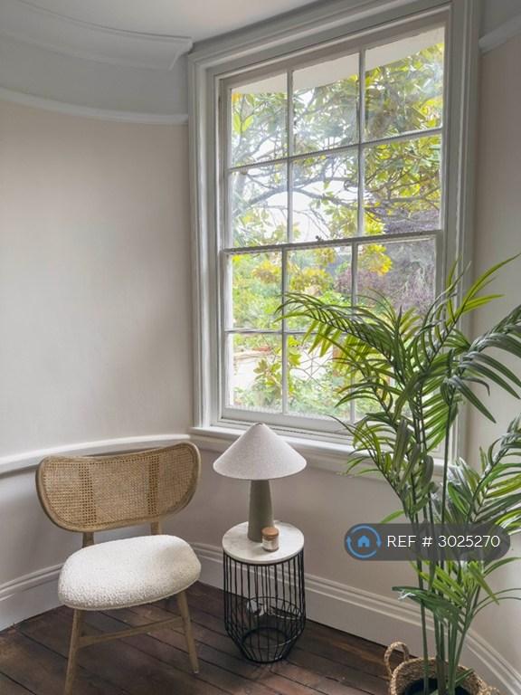 House in London - View 5