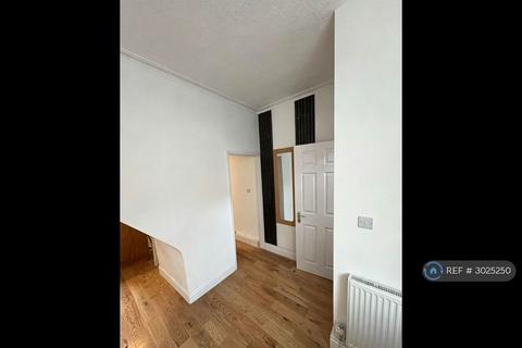 2 bedroom terraced house to rent, Pennington Road, Liverpool, L21