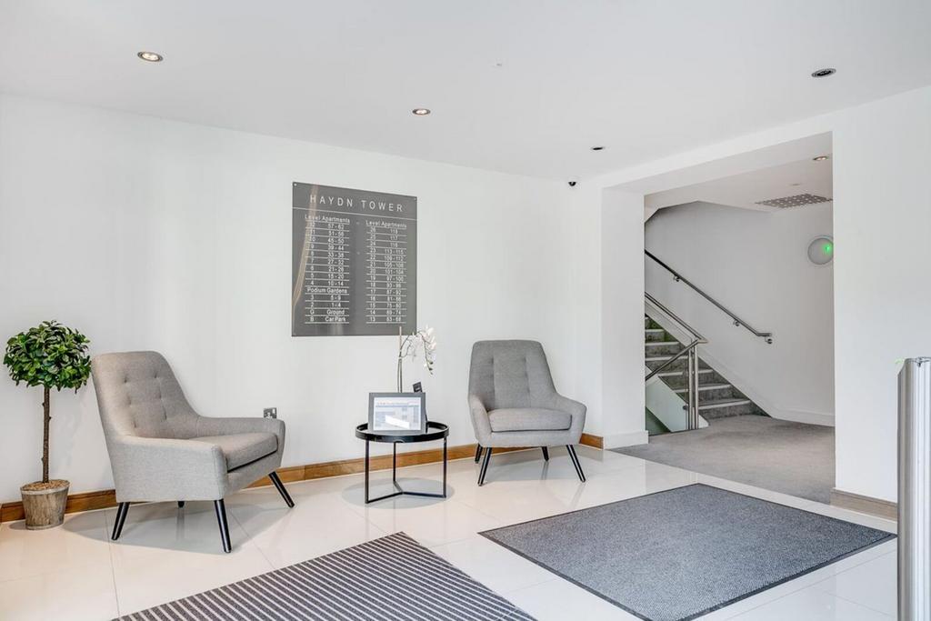 Apartment in London - More
