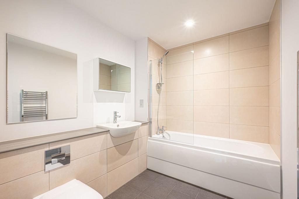 Apartment in London - View 5