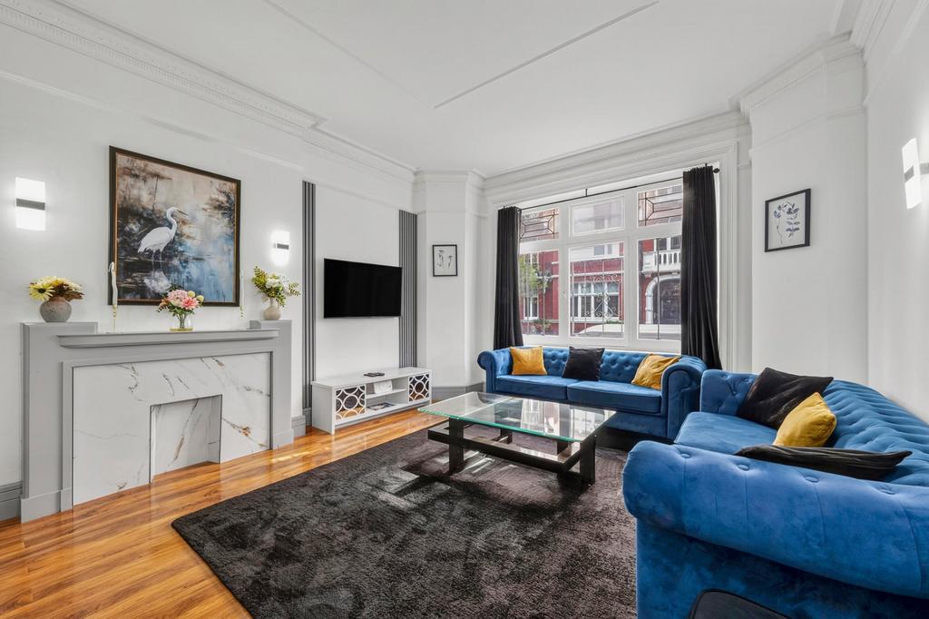 Apartment in London - View 2