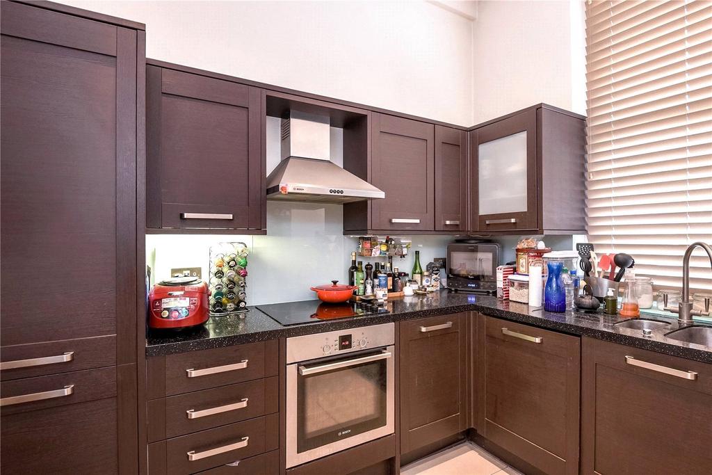 Apartment in Campden Hill - View 3
