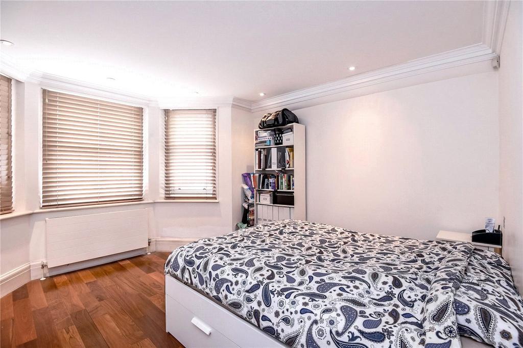 Apartment in Campden Hill - More