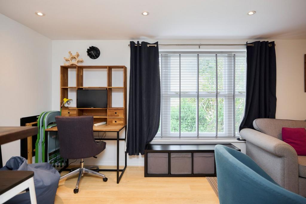 House in London - View 5