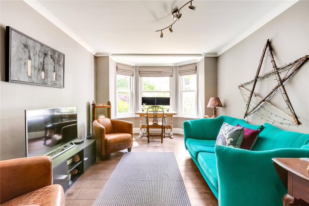 House in Surrey - View 3