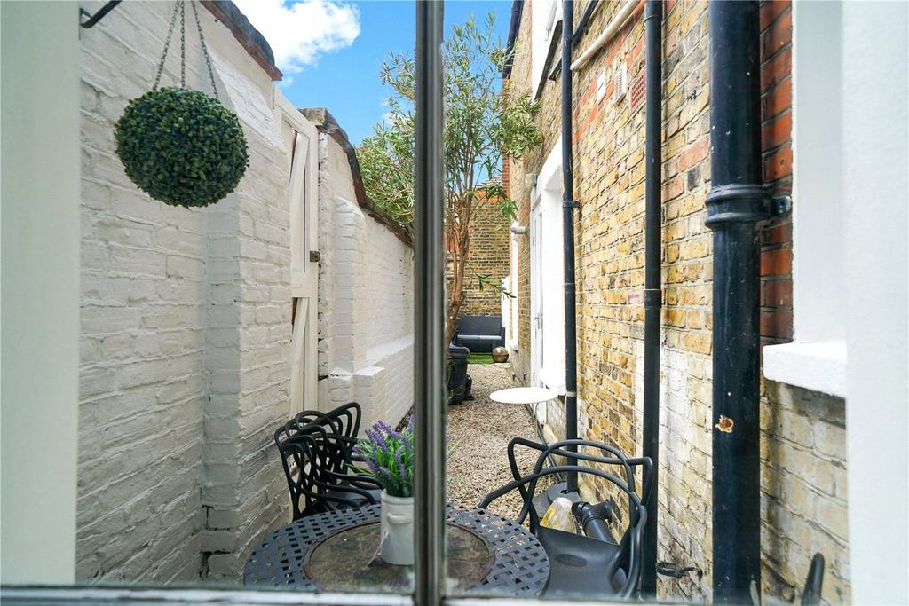 Apartment in London - View 5