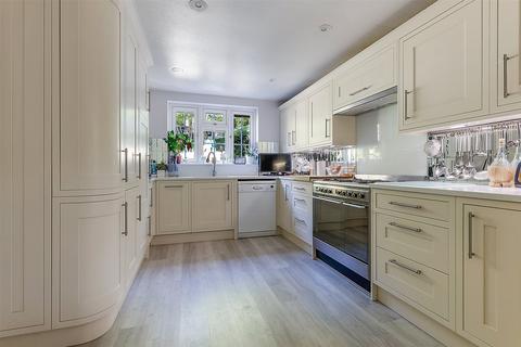 5 bedroom detached house for sale, Downs Way, Tadworth, Surrey, KT20