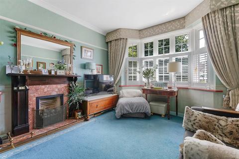 5 bedroom detached house for sale, Downs Way, Tadworth, Surrey, KT20