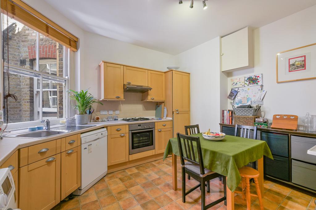 Apartment in London - View 3