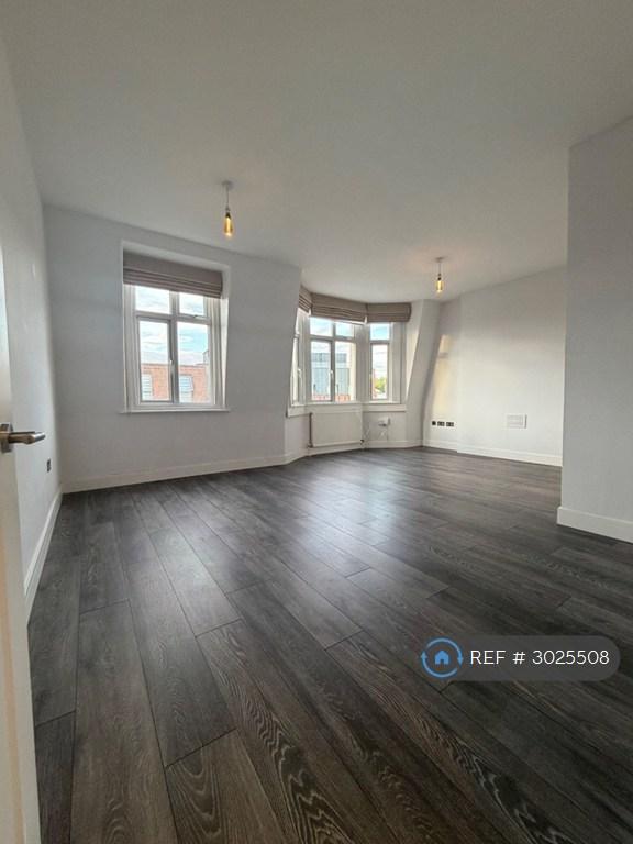 Apartment in London - View 3