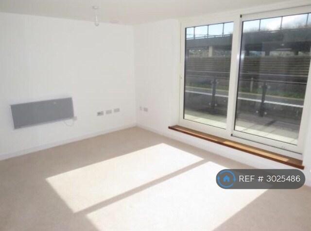 Apartment in Cardiff - View 5