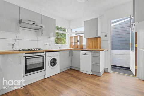 2 bedroom apartment for sale, Wingletye Lane, Hornchurch