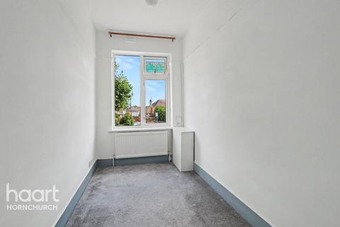 2 bedroom apartment for sale, Wingletye Lane, Hornchurch