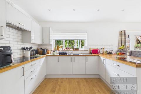 3 bedroom detached house for sale, Bellingham Close, St. Leonards-On-Sea