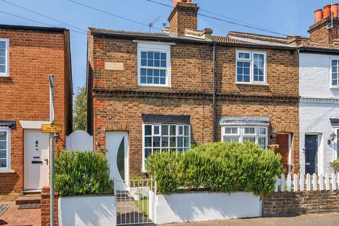 School Road, East Molesey, KT8