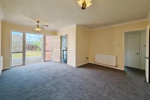 2 bedroom detached bungalow for sale, Hillside Close, Evesham, WR11