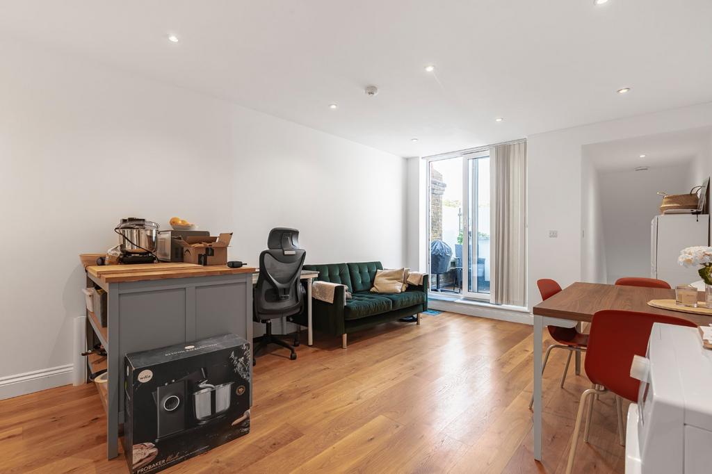 House in London - View 4
